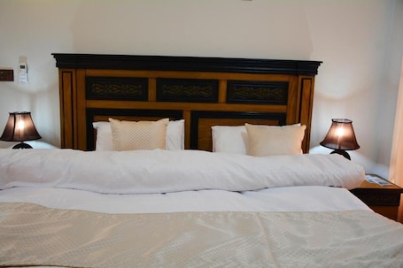 Deluxe Apartment | 1 bedroom, soundproofing, iron/ironing board, free WiFi