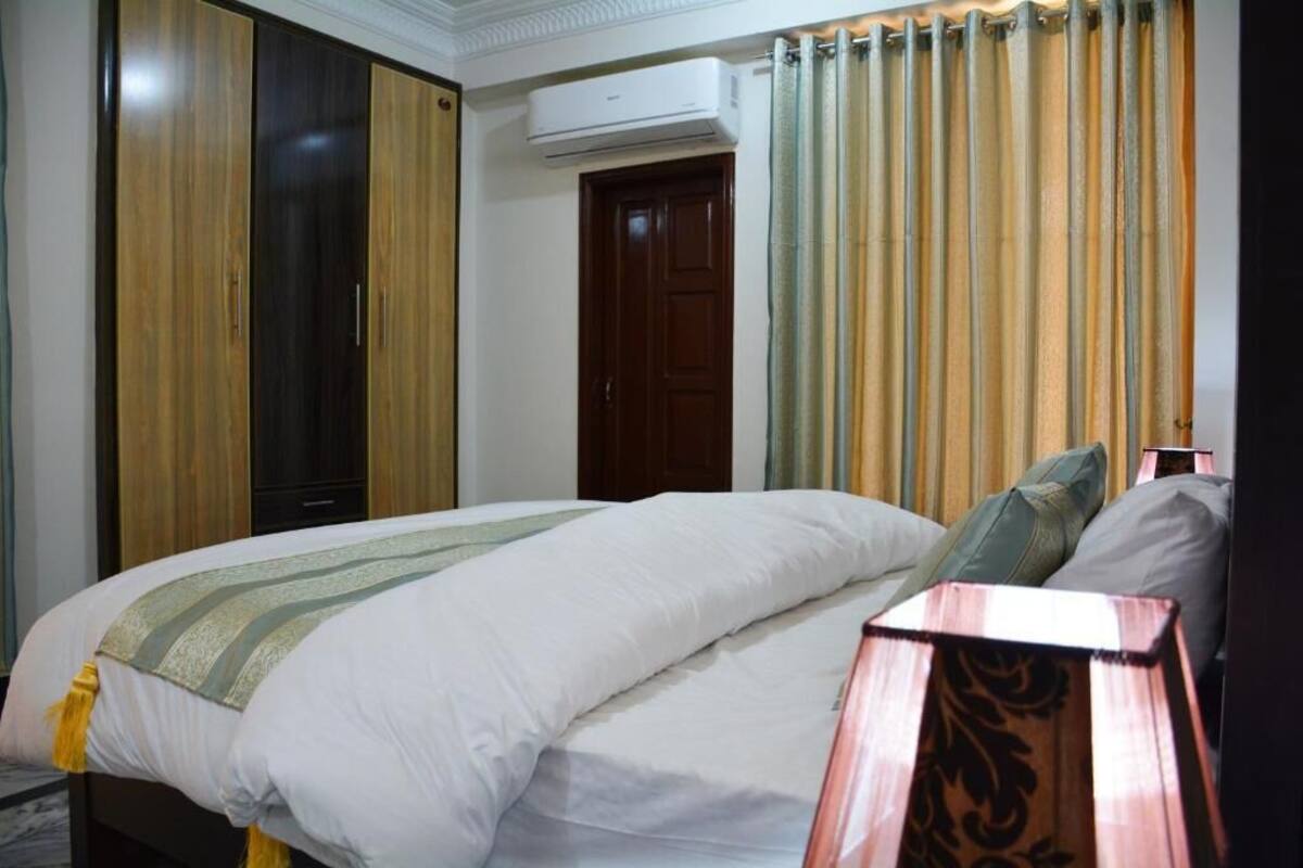 Deluxe Double Room | 1 bedroom, soundproofing, iron/ironing board, free WiFi