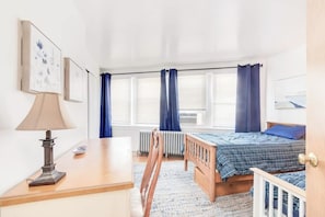 3 bedrooms, desk, iron/ironing board, travel crib