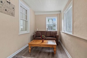 TV, offices - World Cup Oasis - Easy Stadium Access (Devon)