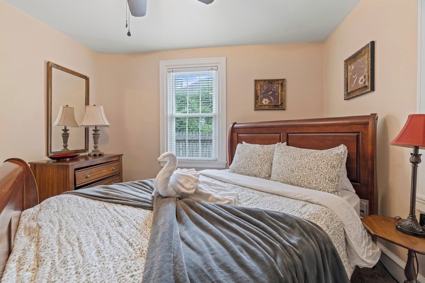 2 bedrooms, iron/ironing board, free WiFi