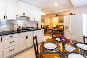 Dining - Devon - Horse Show, History, Walk to Shops, Café's (Devon)
