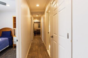 3 chambres, fer et planche à repasser, Wi-Fi gratuit, draps fournis