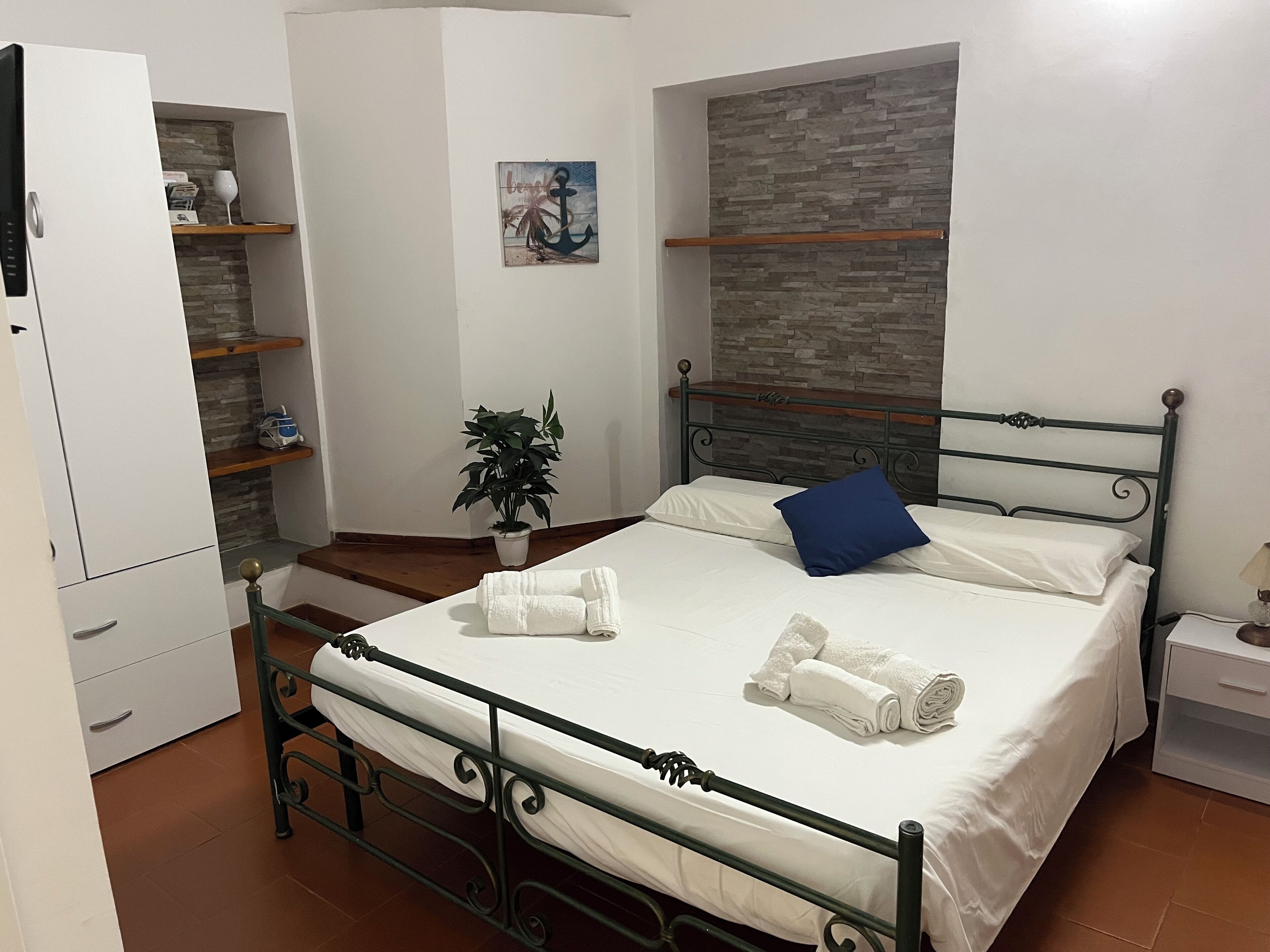 1 chambre, fer et planche à repasser, Wi-Fi, draps fournis