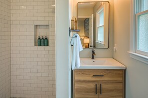 Hair dryer, towels - Cozy High Point Vacation Rental: Near HPU Campus (High Point)