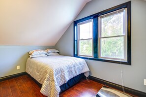 3 quartos, acesso à internet, roupa de cama