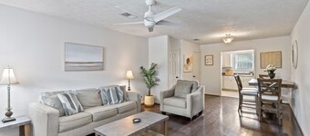 Cozy & Close to Campus!