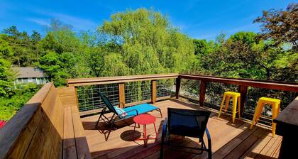 Secluded in-town get-away close to Interstate Park. 45 min from Mpls/St Paul