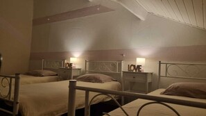 2 chambres, lit parapluie, Wi-Fi gratuit, draps fournis