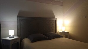 2 chambres, lit parapluie, Wi-Fi gratuit, draps fournis