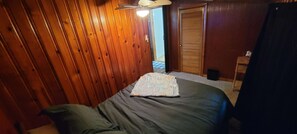 2 多间卧室、熨斗/熨衣板、WiFi、床单