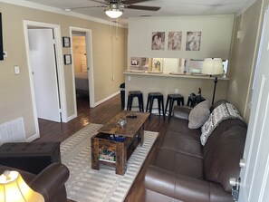 تلفزيون ذكي، مشغل دي في دي، مكتبة فيديو