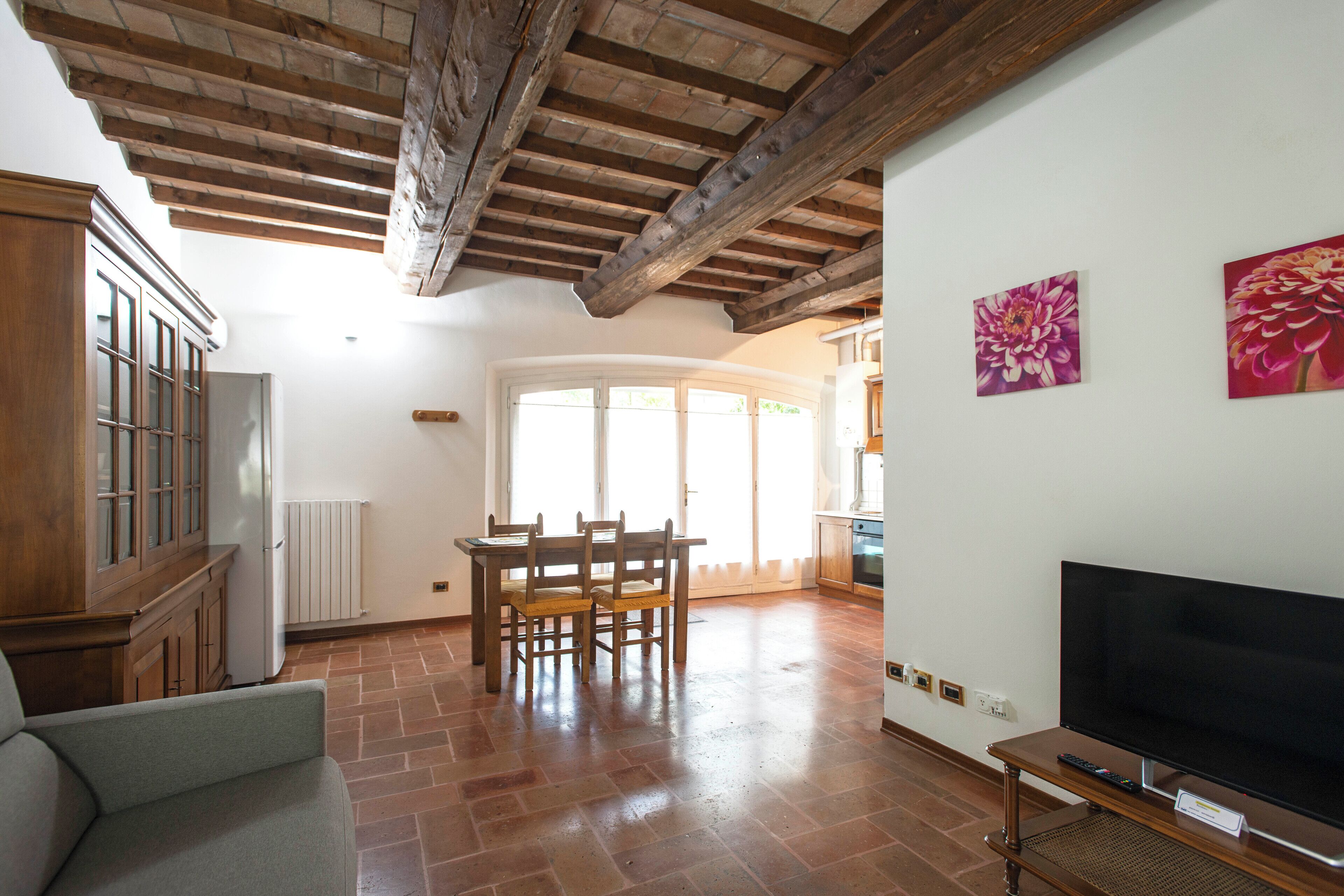 Traditional Apartment | Down comforters, in-room safe, laptop workspace, free WiFi