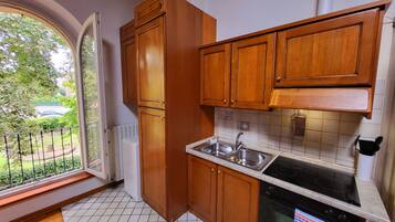 Comfort-Apartment | Eigene Kochnische | Großer Kühlschrank, Ofen, Herdplatte