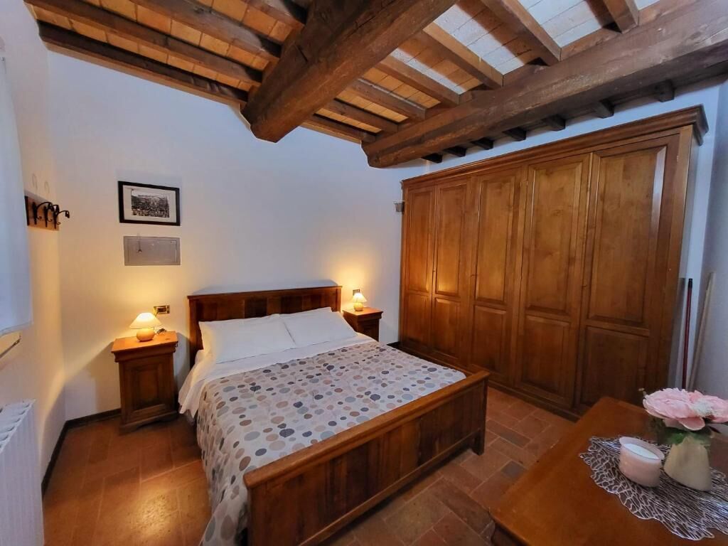 Down comforters, in-room safe, laptop workspace, free WiFi