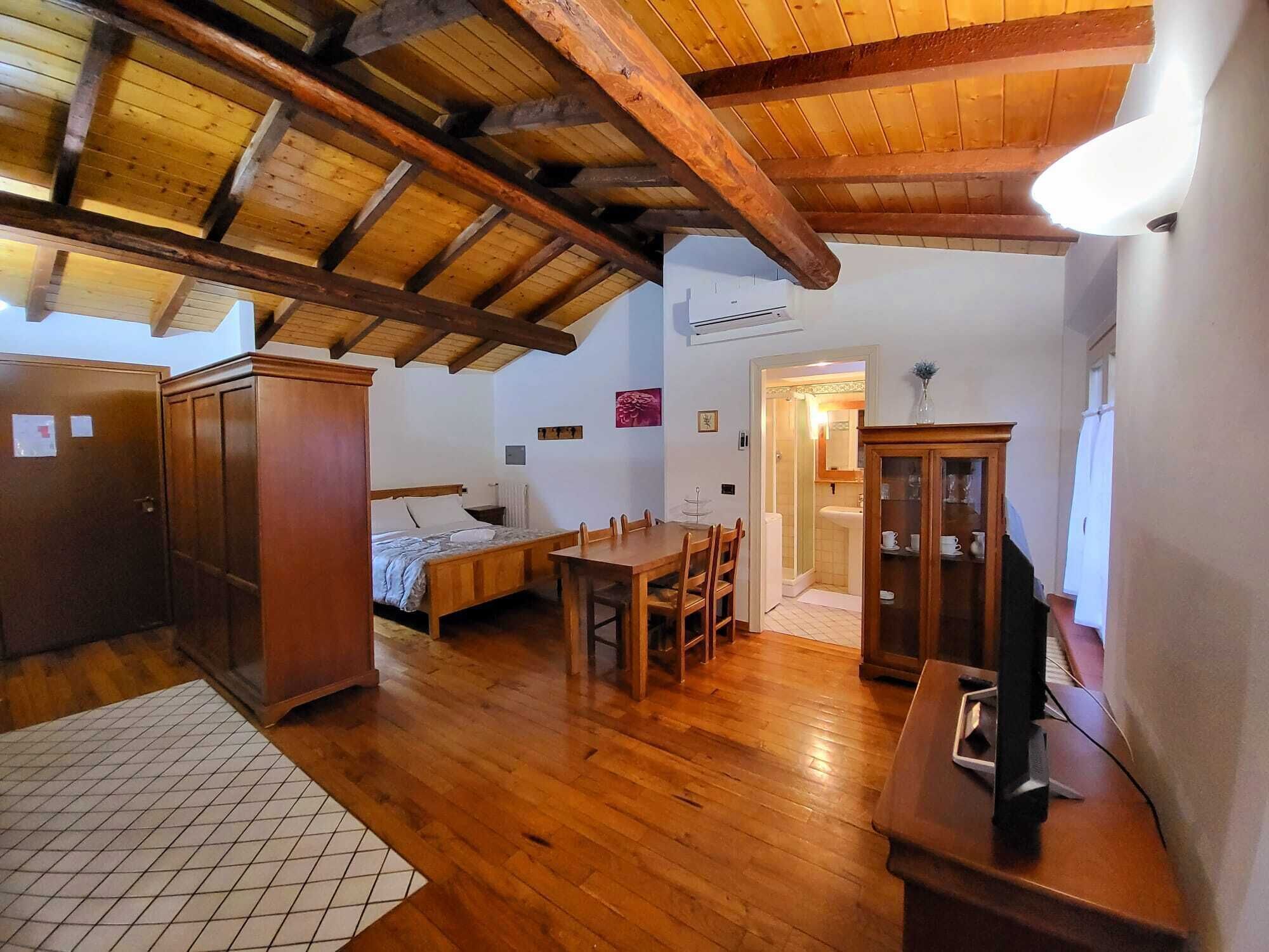 Down comforters, in-room safe, laptop workspace, free WiFi