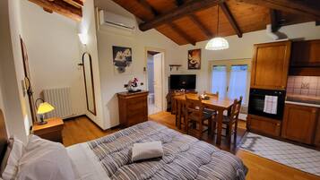 Classic-Studio, 1 Queen-Bett | Wohnbereich