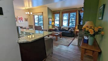 Télévision, cheminée