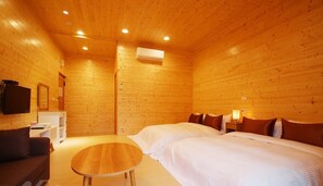 Signature Quadruple Room, Non Smoking | Premium bedding, down comforters, bed sheets - Sunlight Forest (Dahu)