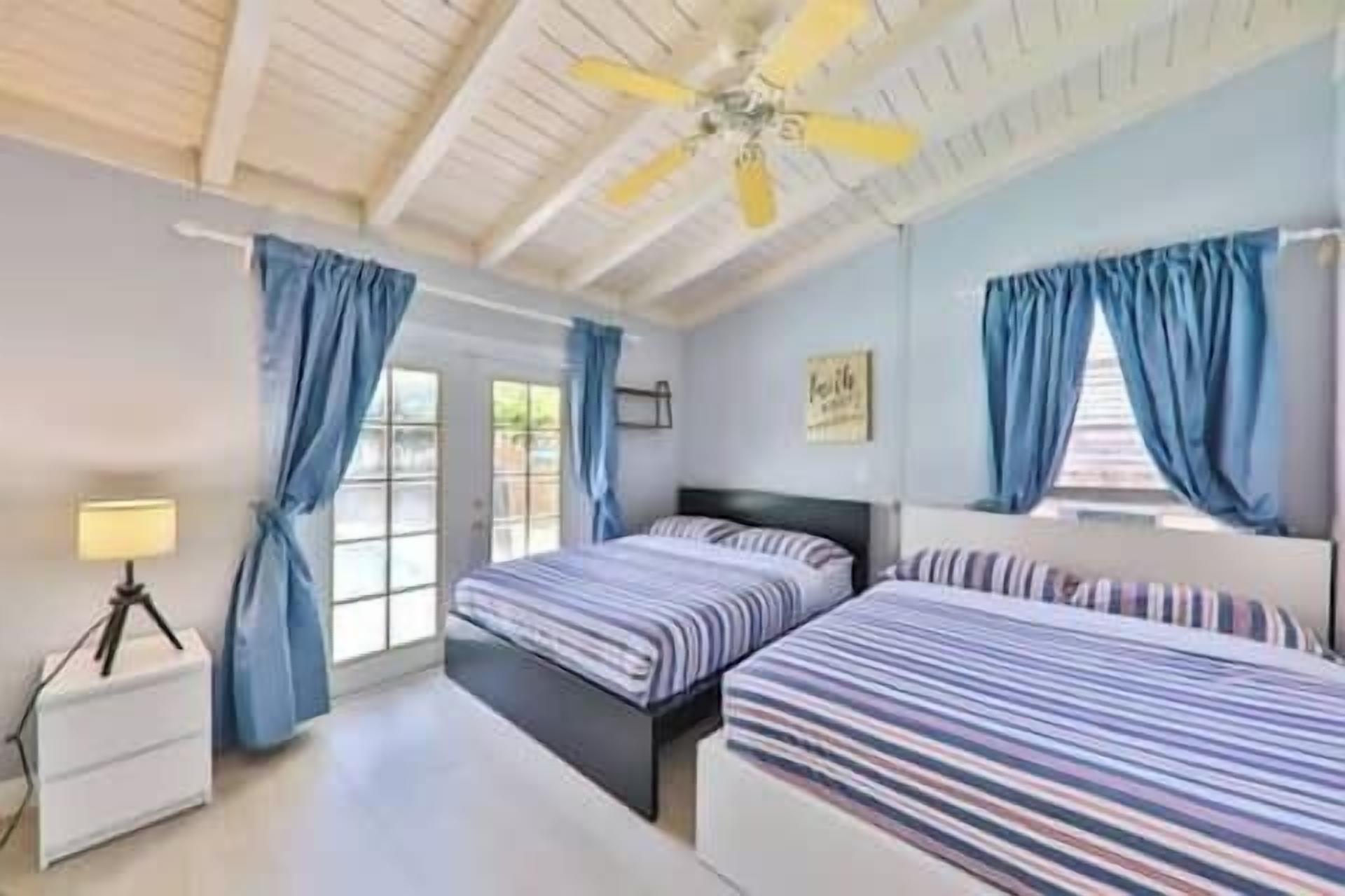 3 camere, una scrivania, ferro/asse da stiro, culla da viaggio