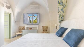 2 bedrooms, iron/ironing board