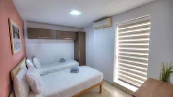 2 bedrooms, iron/ironing board, free WiFi, bed sheets