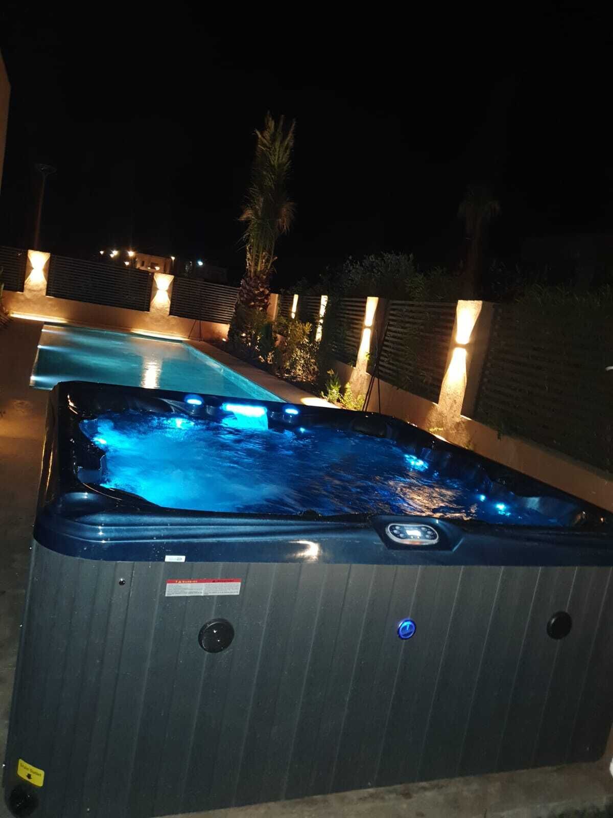 Bain à remous extérieur