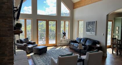 Stunning Ski Chalet in Angel Fire w/ Outstanding Views - Pet Friendly - Hot Tub