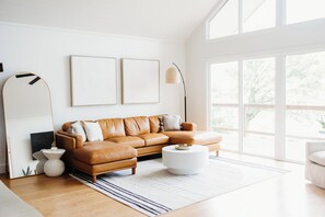 Smart TV, fireplace, video games, stereo