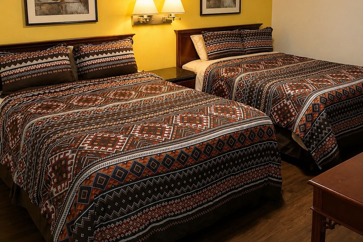 Single Room, 2 Queen Beds