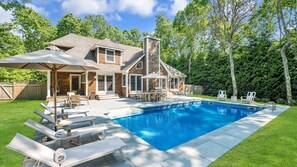 A heated pool - Newly Renovated in East Hampton, Private heated Pool, Minutes Between East... (East Hampton)