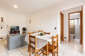 Dining - Charming center with nature views and fast WI-FI (Ubatuba)