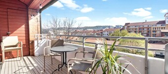 4 bedroom family friendly apartment in Oslo City Center with FREE parking