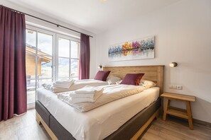 4 bedrooms, iron/ironing board, free WiFi, bed sheets - Superior chalet # 4A with sauna (Uttendorf)