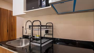 Căn hộ cơ bản | Bếp riêng | Tủ lạnh, lò vi sóng, máy rửa bát, ấm điện