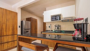 Basic-Apartment | Eigene Küche | Kühlschrank, Mikrowelle, Geschirrspüler, Wasserkocher