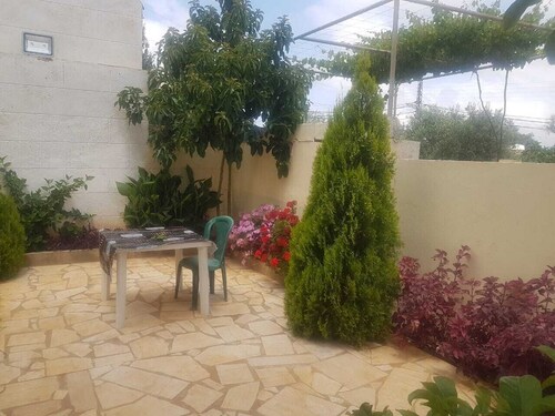 Bright apartment with garden