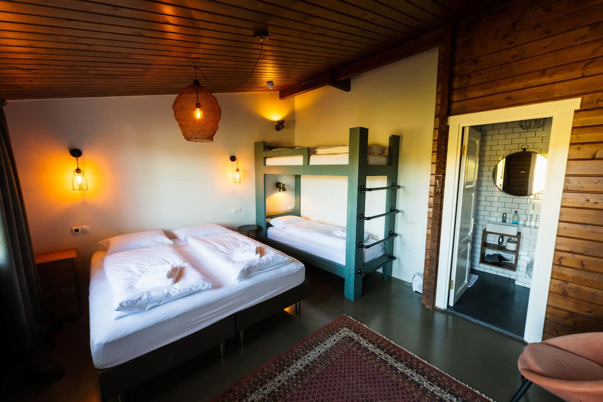 1 habitación, wifi gratis y ropa de cama
