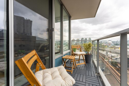 Heart of Downtown 1 bd +Pool, Gym, Parking, Office, A/C