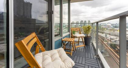 Heart of Downtown 1 bd +Pool, Gym, Parking, Office, A/C