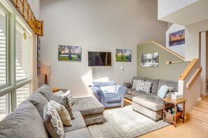 Fernseher, Kamin, Bücher