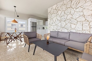 Télévision à écran plat, espaces bureaux