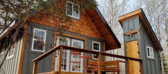 House of the Grouse -  Charming  River-side Cabin and Sauna! 