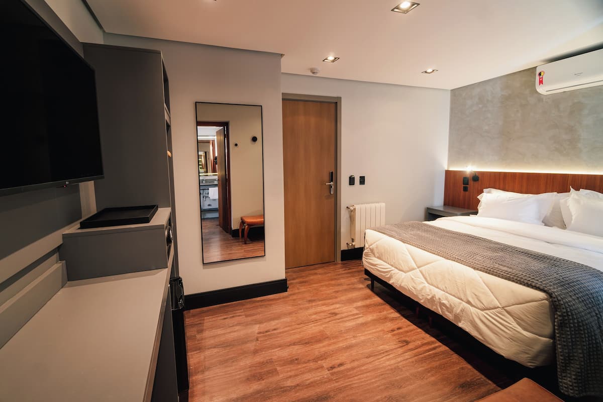 1 bedroom, Egyptian cotton sheets, premium bedding, minibar