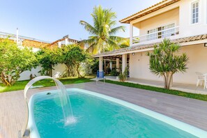 Chalé | Piscina | Piscina externa, guarda-sóis