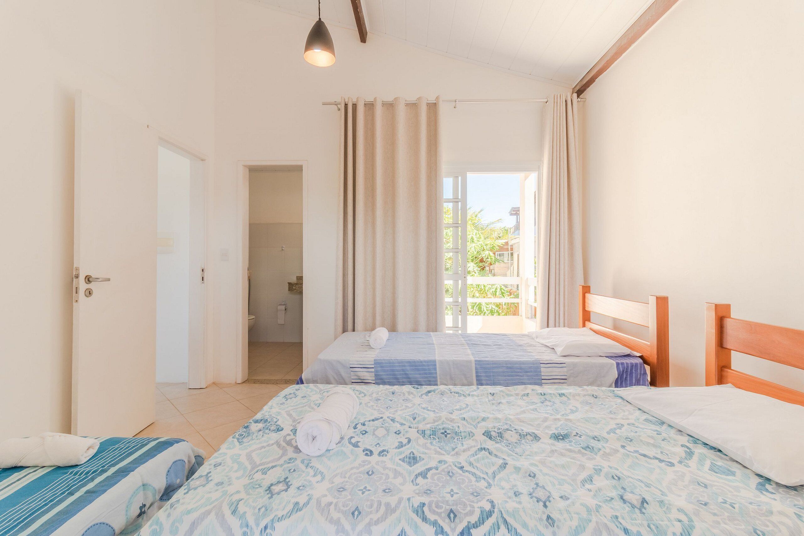 Chalet | 5 bedrooms, blackout drapes, free WiFi, bed sheets