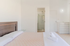 木屋 | 5 多间卧室、遮光窗帘、免费 WiFi、床单