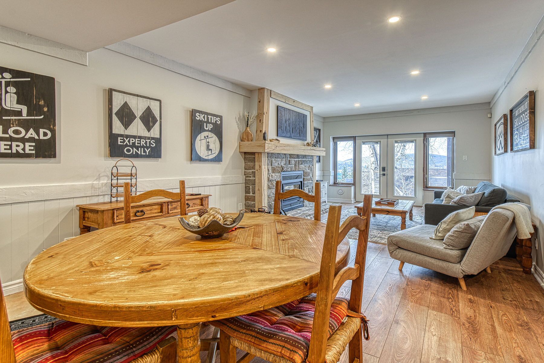Chalet Prestige | Repas dans la chambre