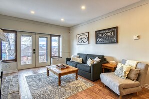 Premium Chalet | Living area - Algonquin Chalets (Mont-Tremblant)