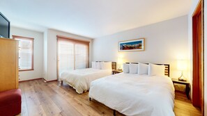 2 bedrooms, WiFi, bed sheets - Snowcreek V #784 (2-Bedroom Condo) with Mountain view by RedAwning (Mammoth Lakes)